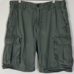 GAPKHAKIS light green mens cargo shorts EUC